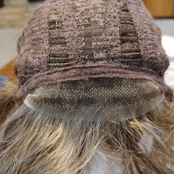 Voluminous Wavy Hair Wig in Light Brown - Picture 6 of 10